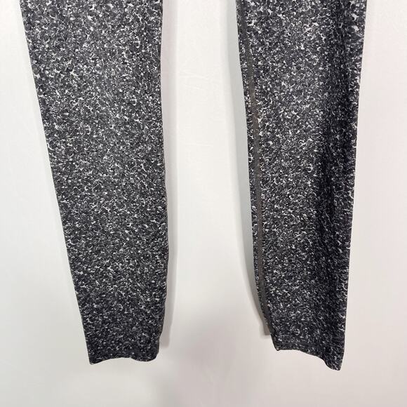 Athleta Girls XLarge 14 Gray Black Printed Chit Chat Tight Leggings Workout - Picture 4 of 11